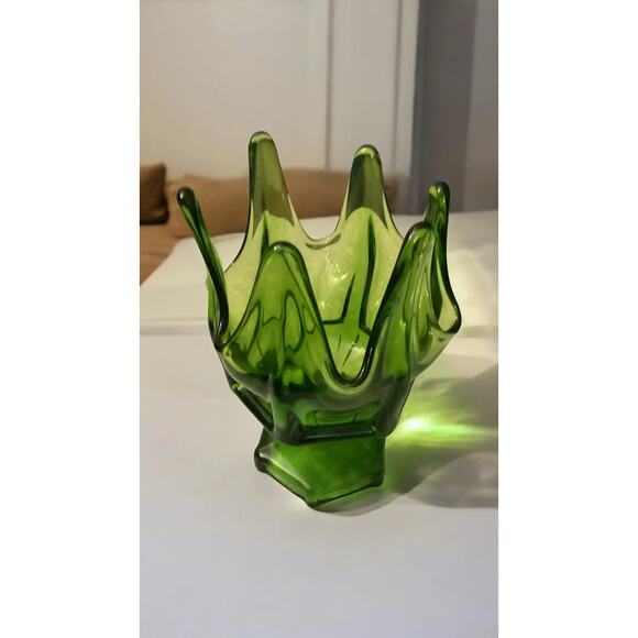 Vintage Viking Green Swung Glass Vase Avocado Art Glass Pedestal Finger Vase - Picture 1 of 5